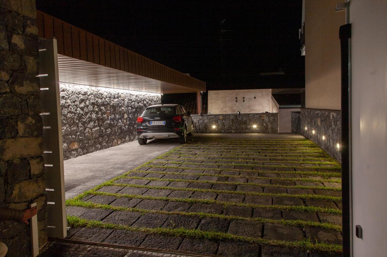 Aparthotel Mori Siciliani House Aci Castello Esterno foto