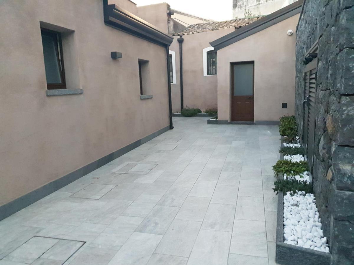 Aparthotel Mori Siciliani House Aci Castello Esterno foto